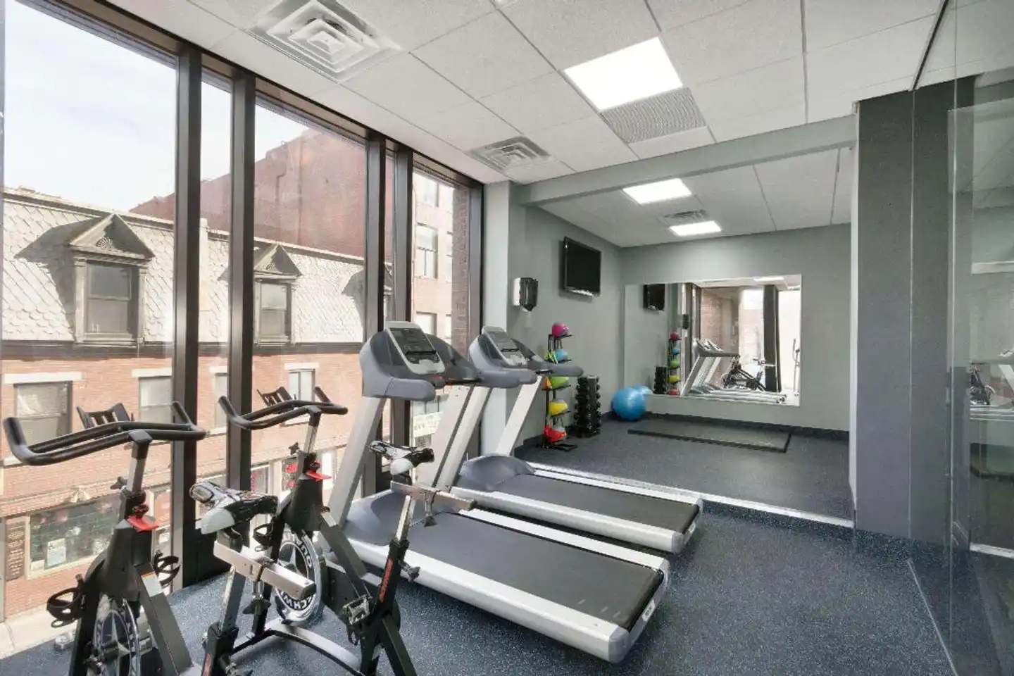 Travelodge Hotel by Wyndham Montreal Centre Sport und Entertainment