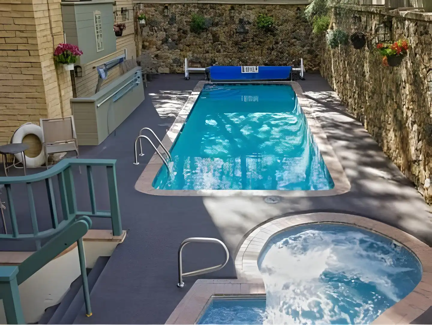 Vail's Mountain Haus at the Covered Bridge Pool