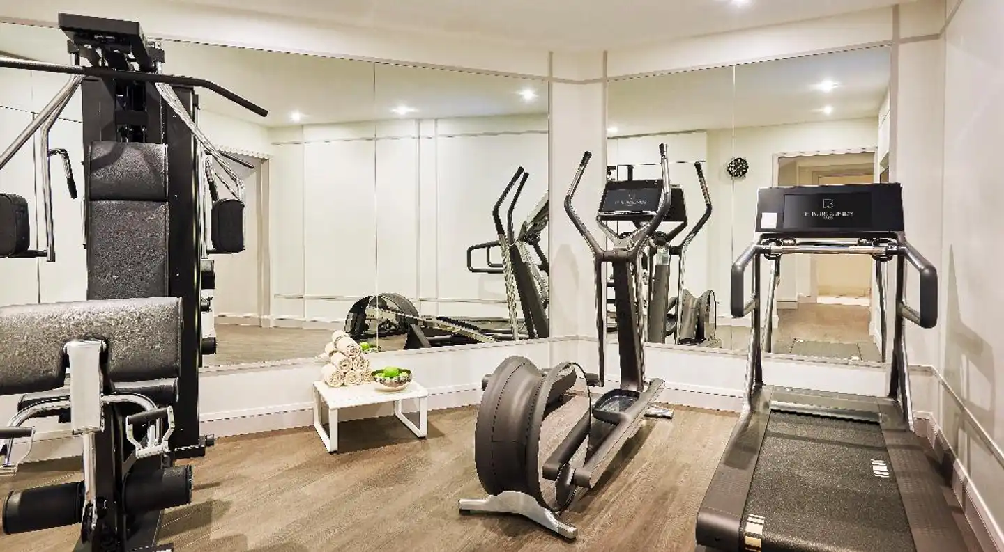 Le Burgundy Paris Sport und Entertainment