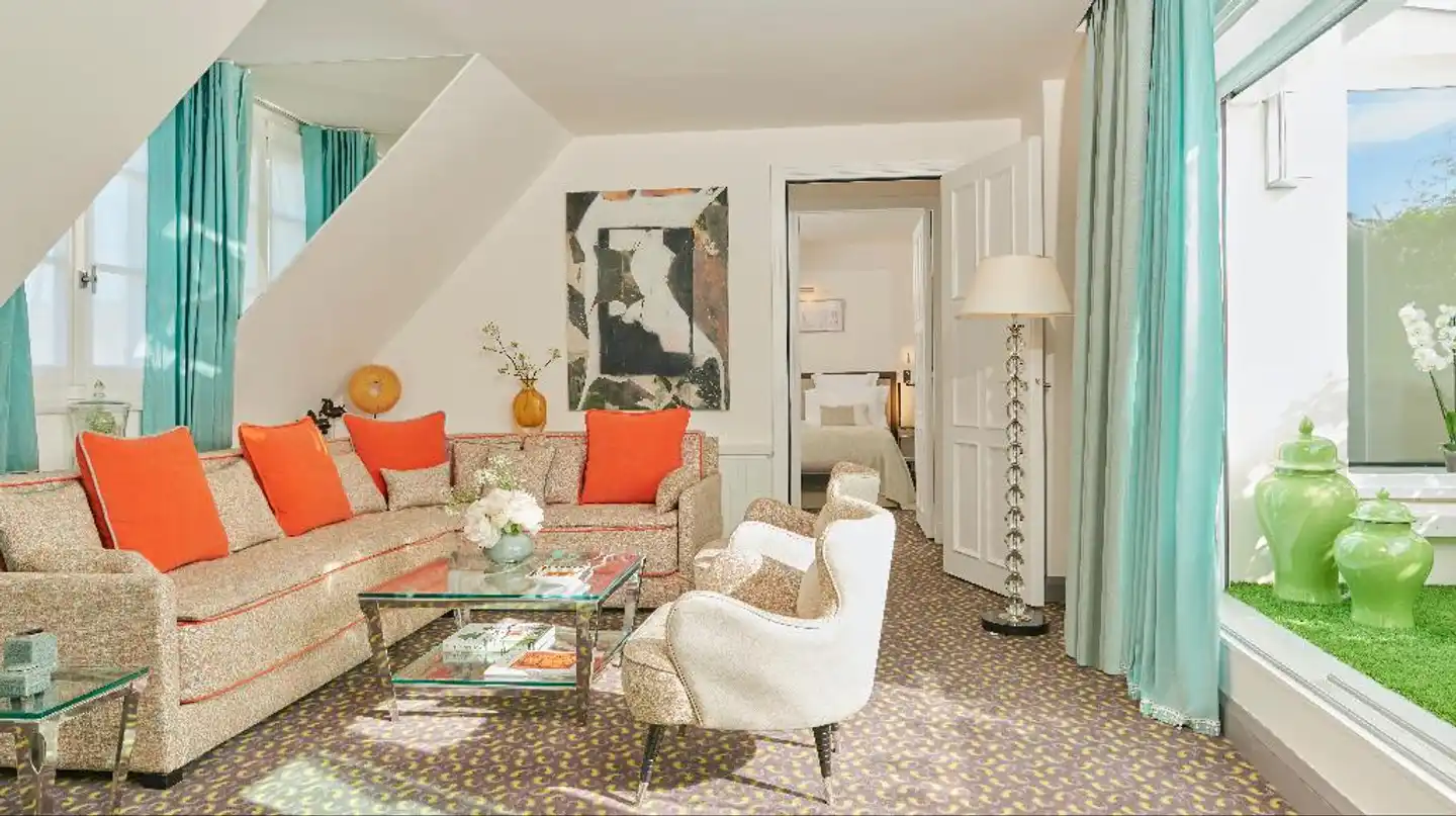 Le Burgundy Paris Lobby