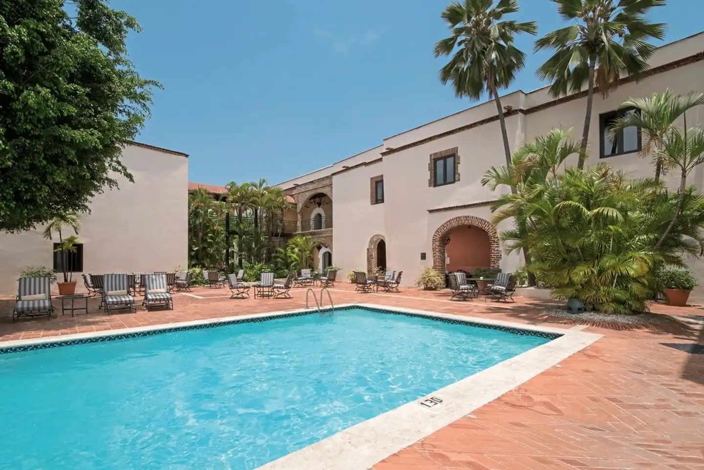 Hodelpa Nicolas de Ovando Pool
