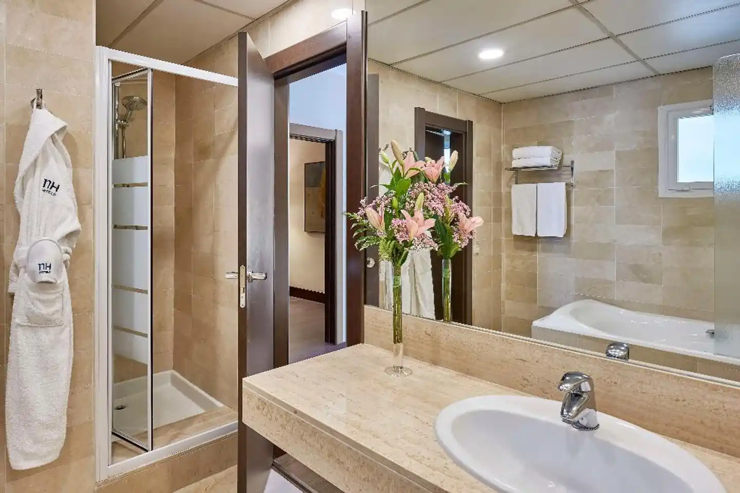 NH Barcelona Eixample Badezimmer