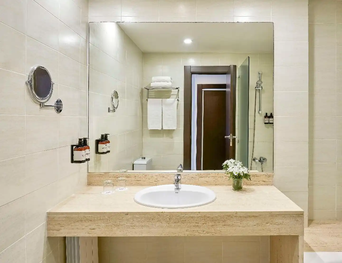 NH Barcelona Eixample Badezimmer