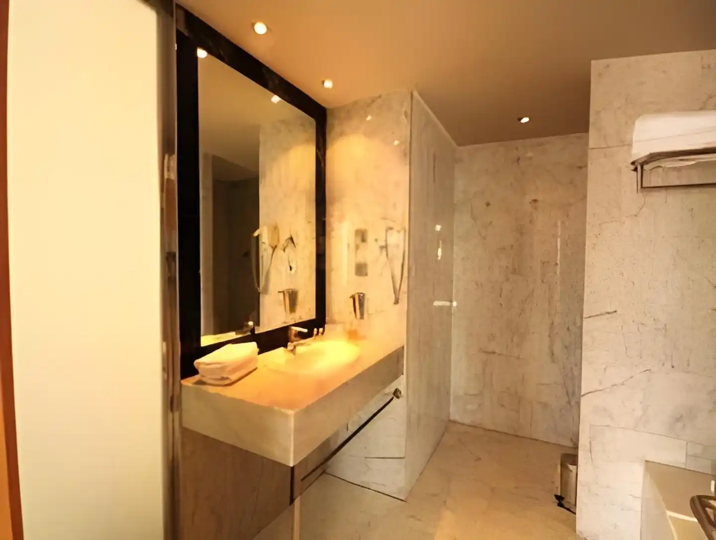 Marina Suites Gran Canaria Badezimmer