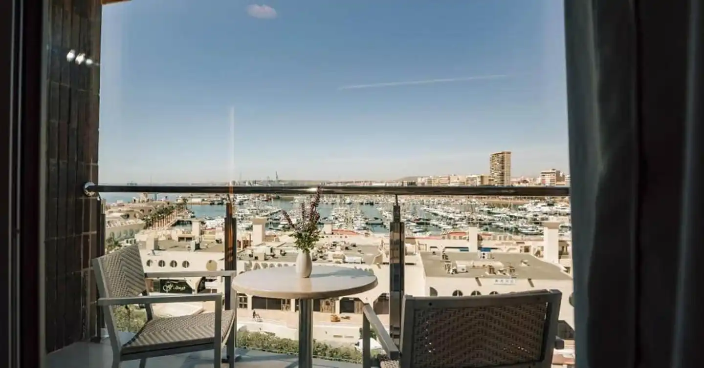 INNSiDE Alicante Porta Maris Terrasse