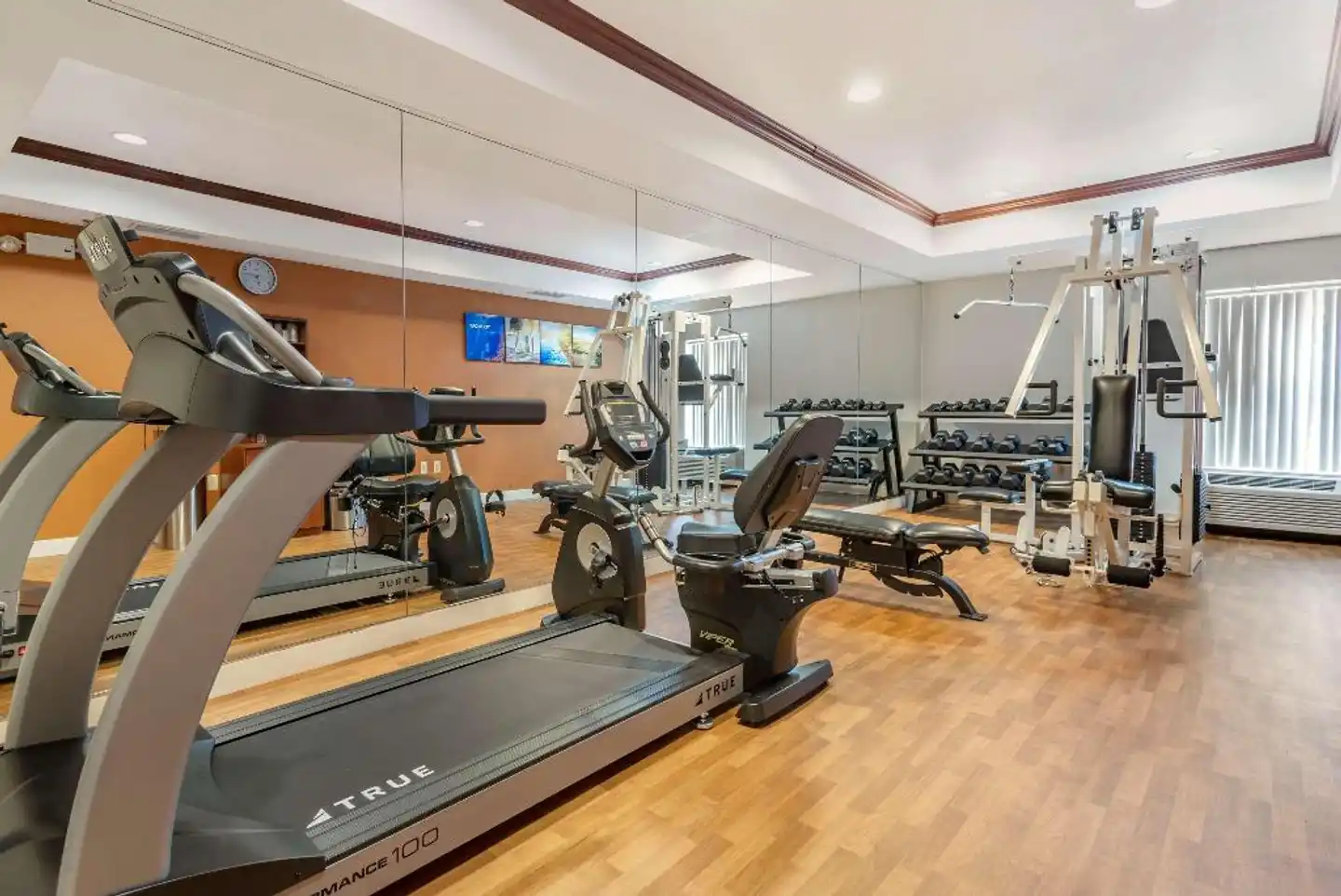 Comfort Suites Newark Sport und Entertainment