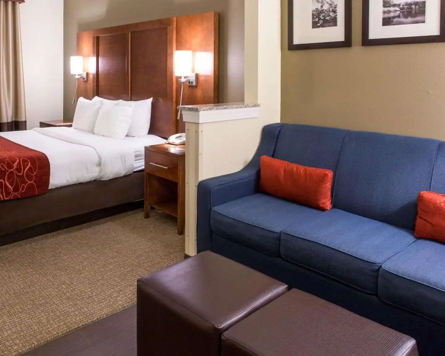 Comfort Suites Newark Lobby
