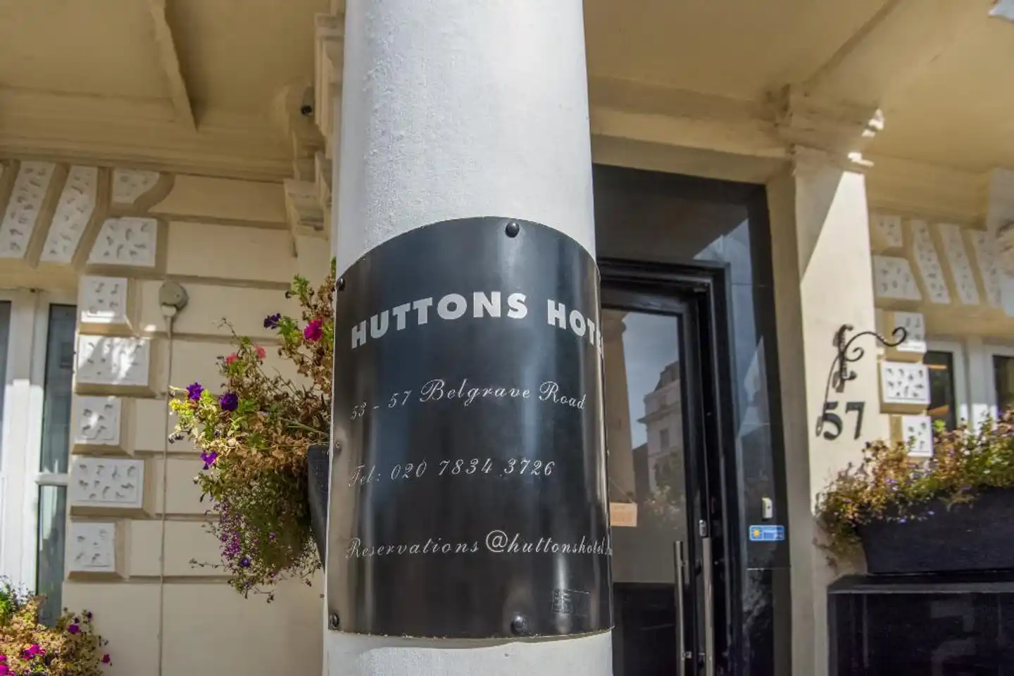 Huttons Aussenansicht