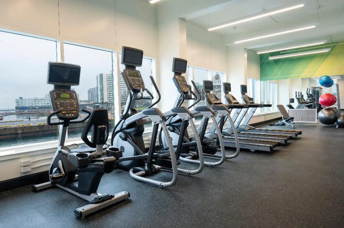 Holiday Inn Kingston - Waterfront Sport und Entertainment