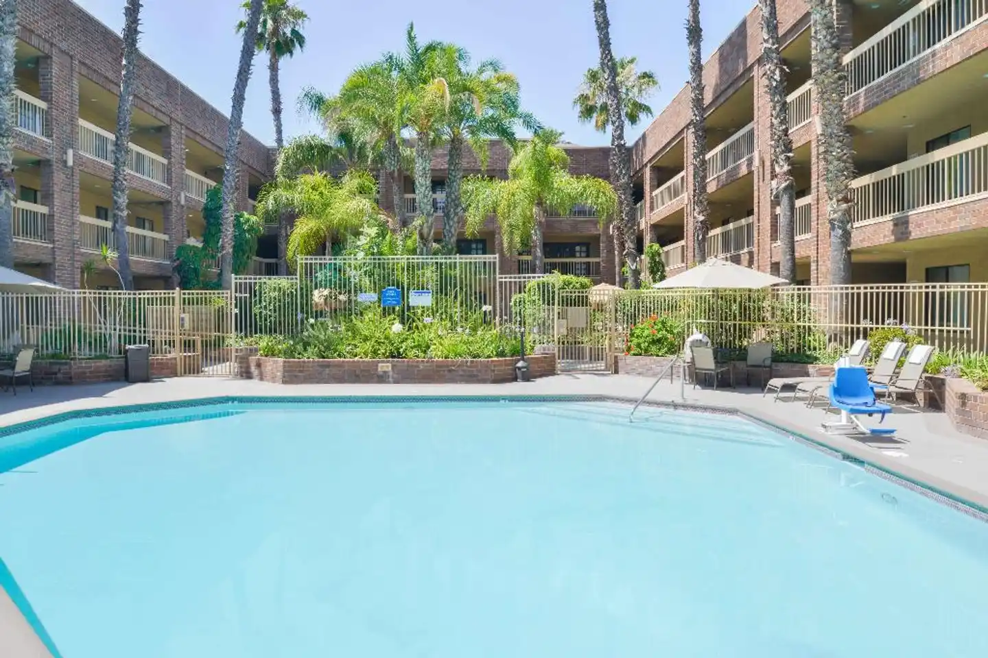Best Western Plus Meridian Inn & Suites Anaheim - Orange Pool