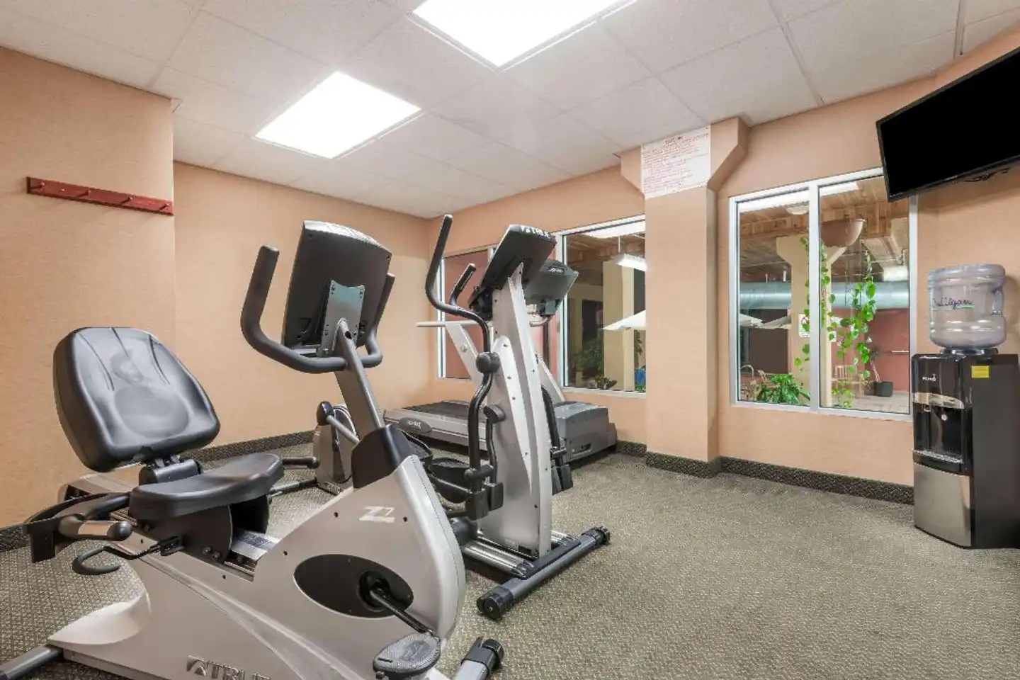 Days Inn & Suites by Wyndham Bozeman Sport und Entertainment