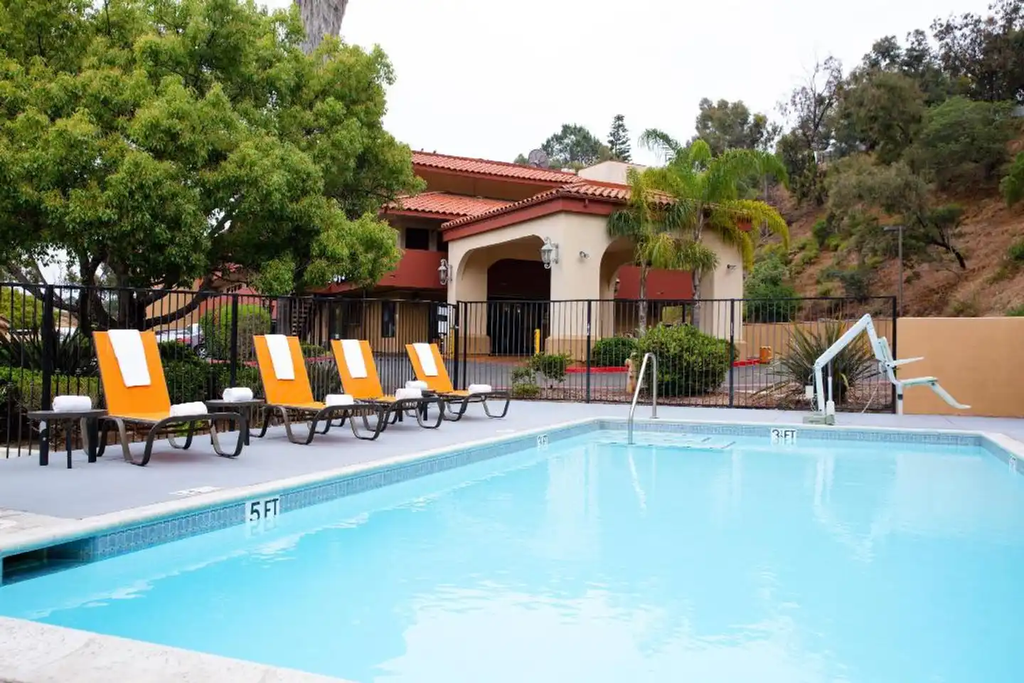 Days Inn by Wyndham Encinitas Moonlight Beach Pool