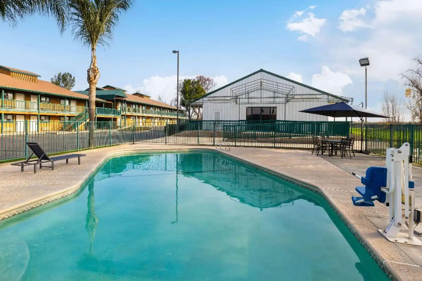Travelodge by Wyndham Lemoore Near Naval Air Station Pool