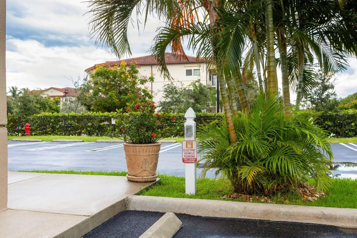 Hawthorn Extended Stay by Wyndham West Palm Beach Garten