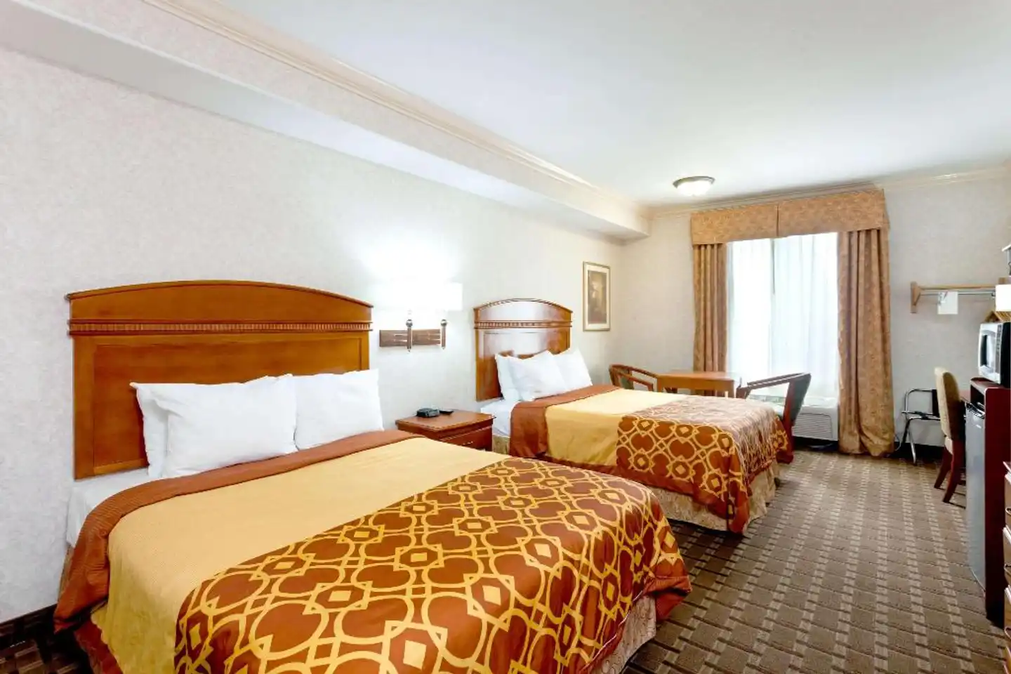 Howard Johnson by Wyndham Pico Rivera Hotel & Suites Wohnbeispiel