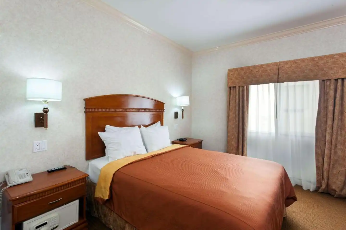 Howard Johnson by Wyndham Pico Rivera Hotel & Suites Wohnbeispiel