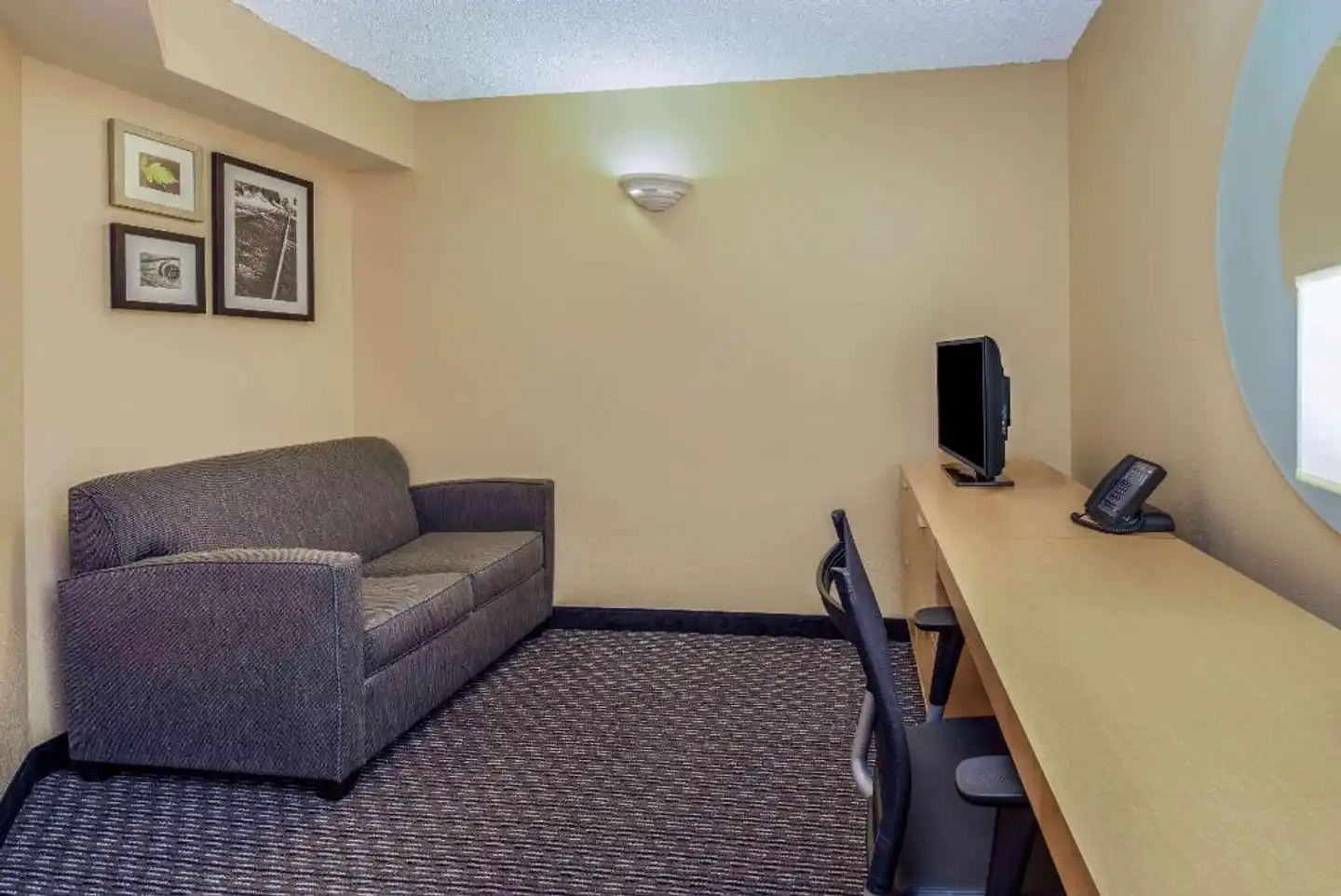 La Quinta Inn & Suites by Wyndham Naples Downtown Wohnbeispiel