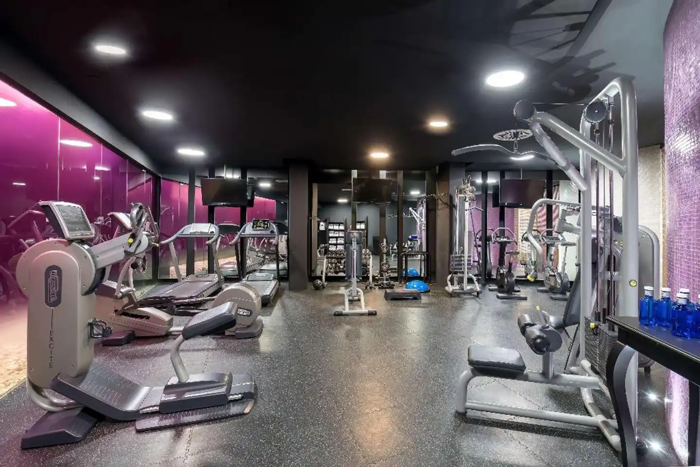 Barceló Raval Sport und Entertainment