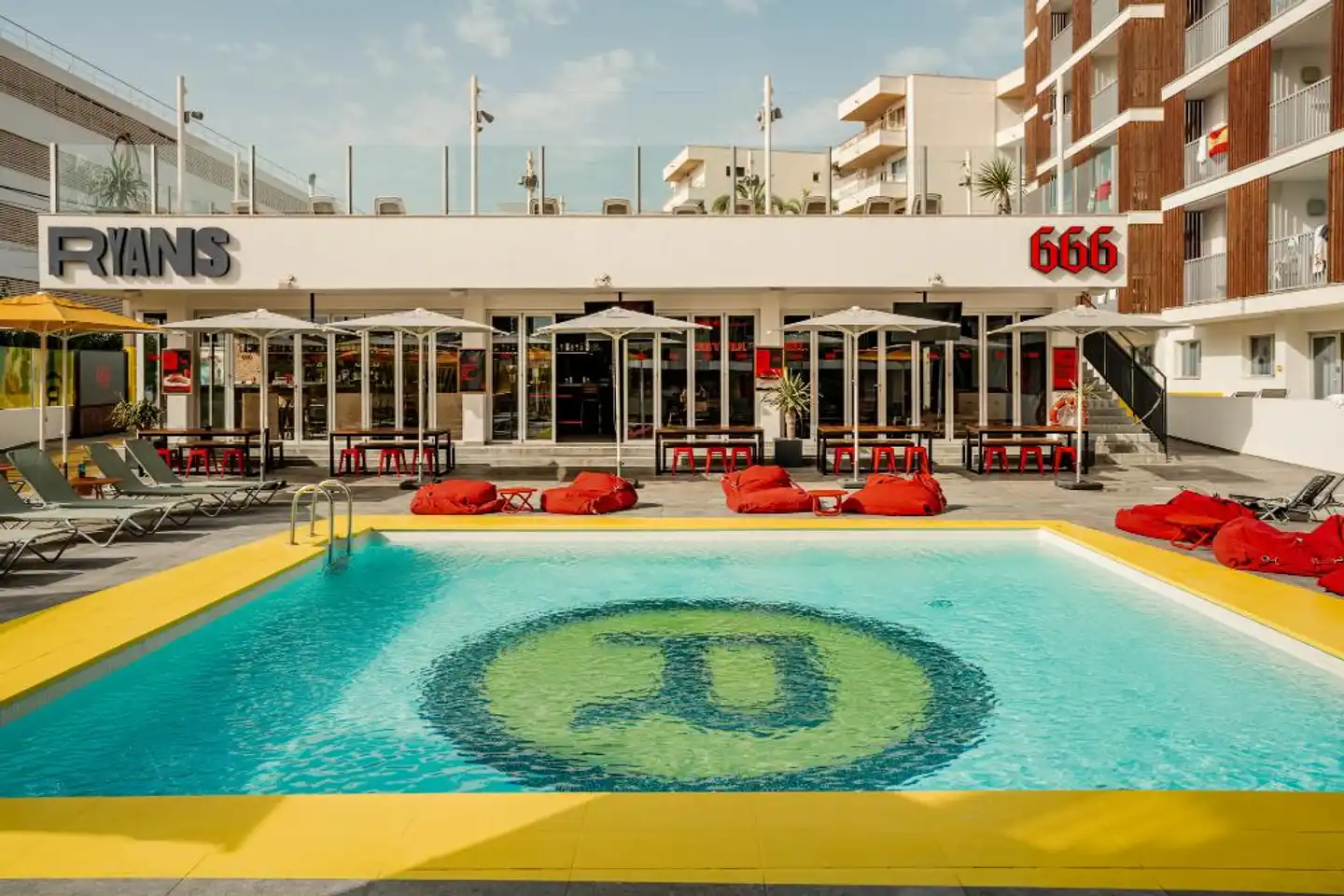 Ryans Ibiza Aussenansicht