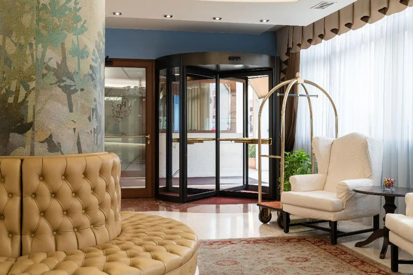 Roxy Plaza Lobby