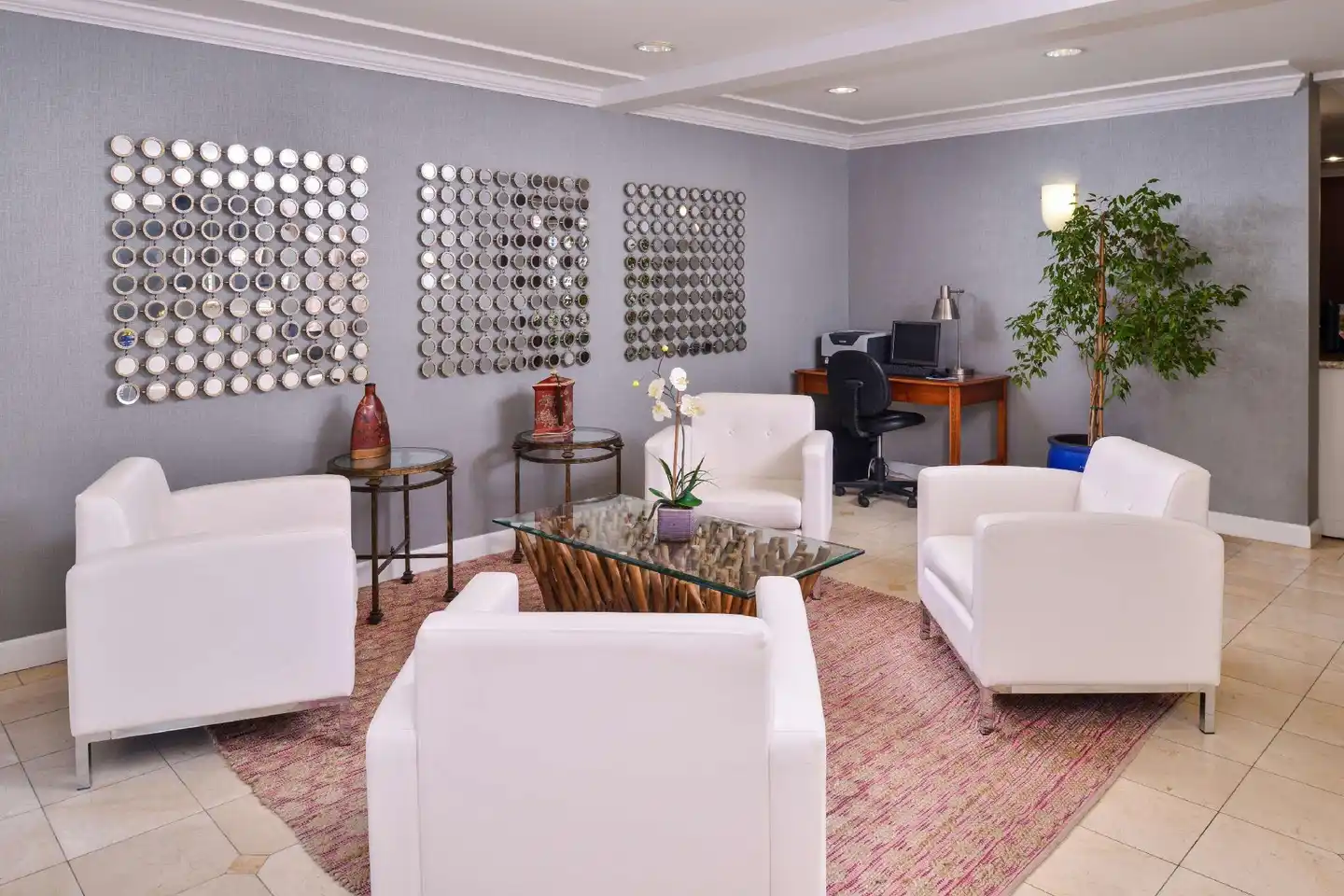 Best Western Inn Lobby