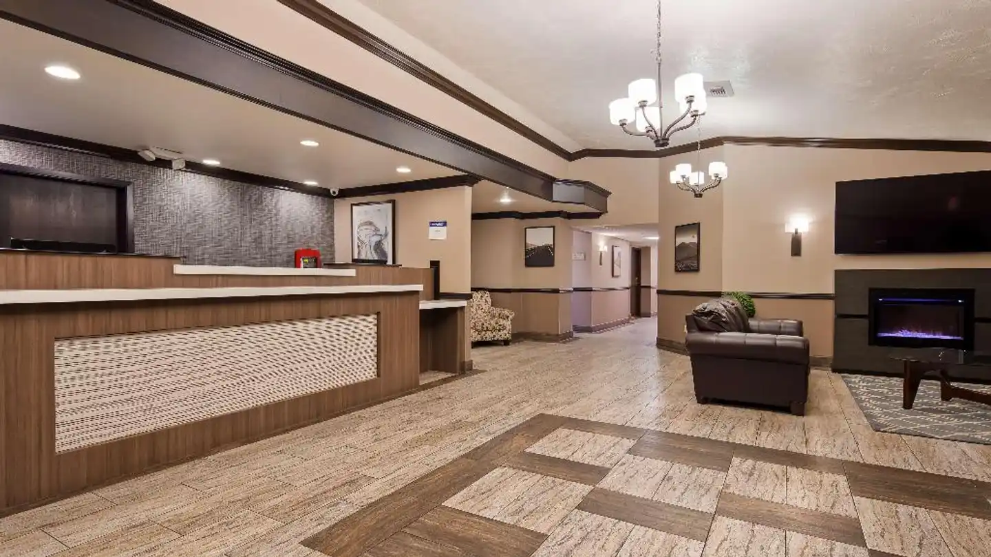 Best Western Plus Las Vegas West Lobby