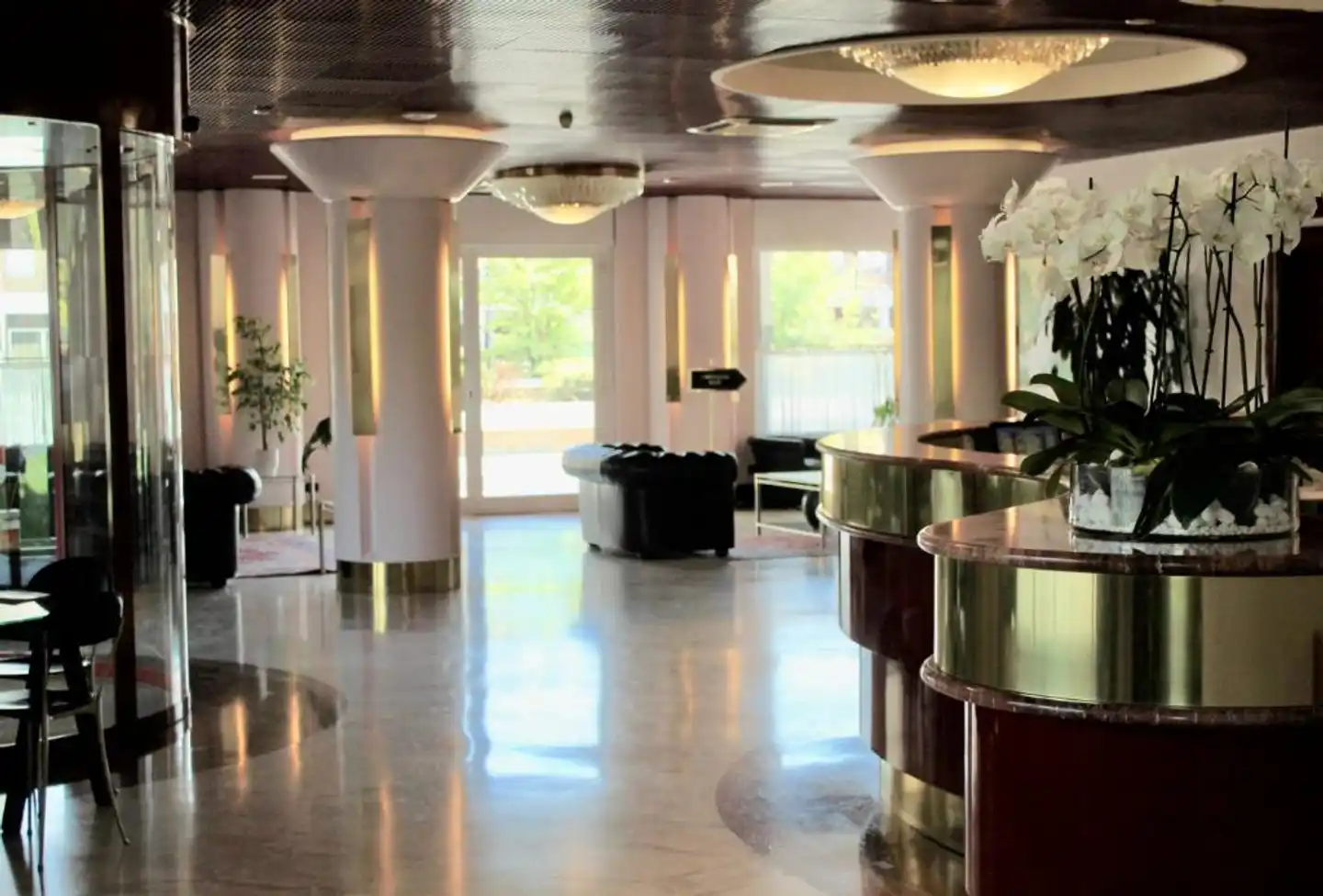 Agora' Palace Hotel Lobby