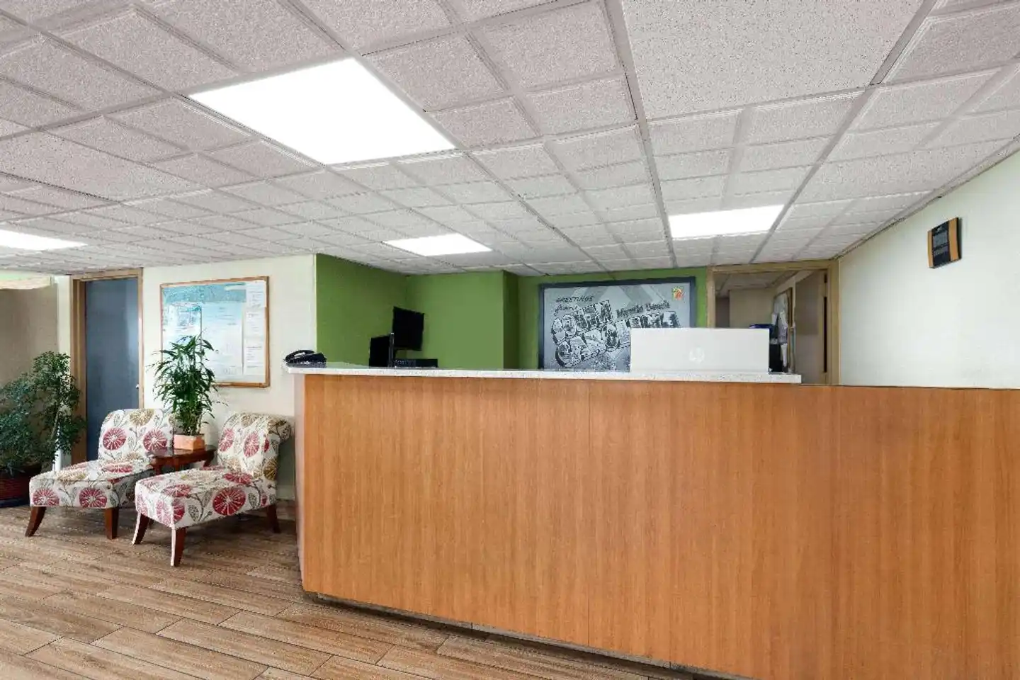 Super 8 by Wyndham Myrtle Beach/Market Common Area Lobby