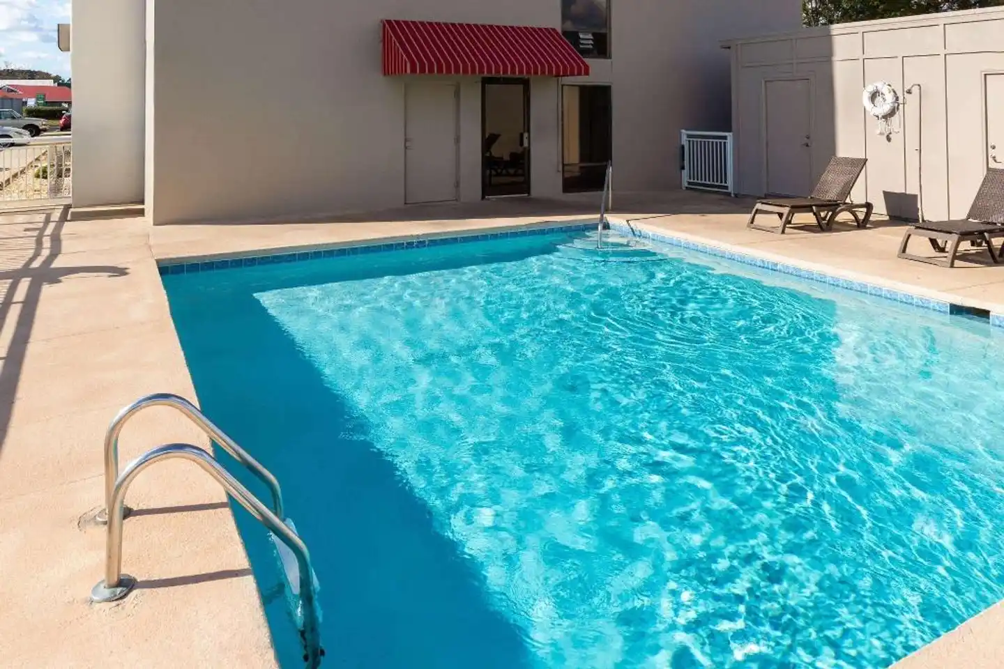 Super 8 by Wyndham Myrtle Beach/Market Common Area Hallenbad