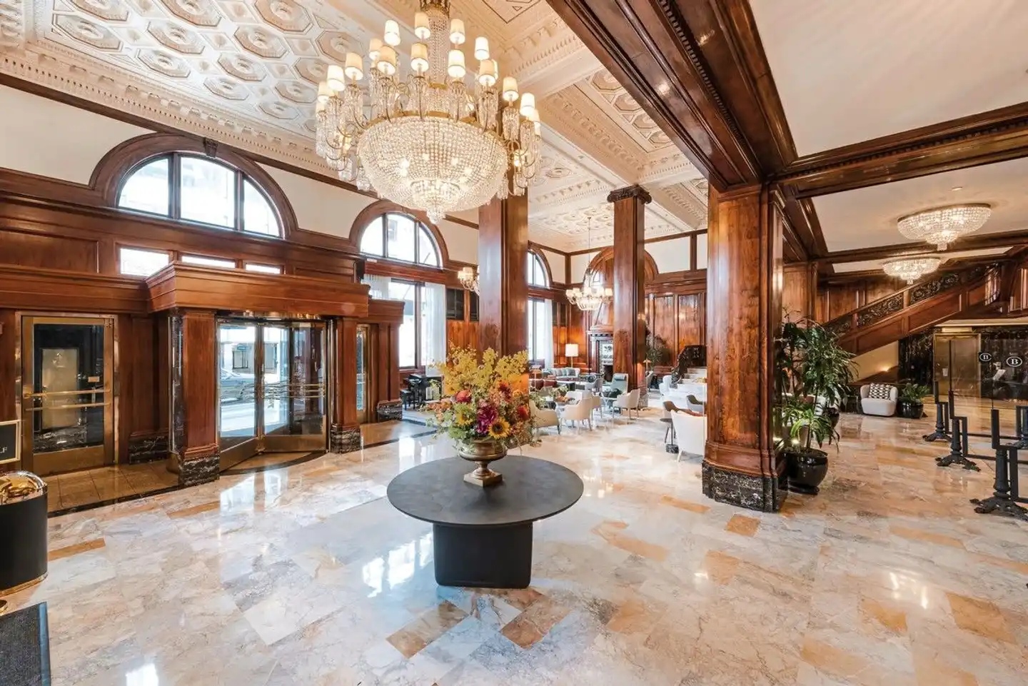 The Benson Portland, Curio Collection by Hilton Lobby