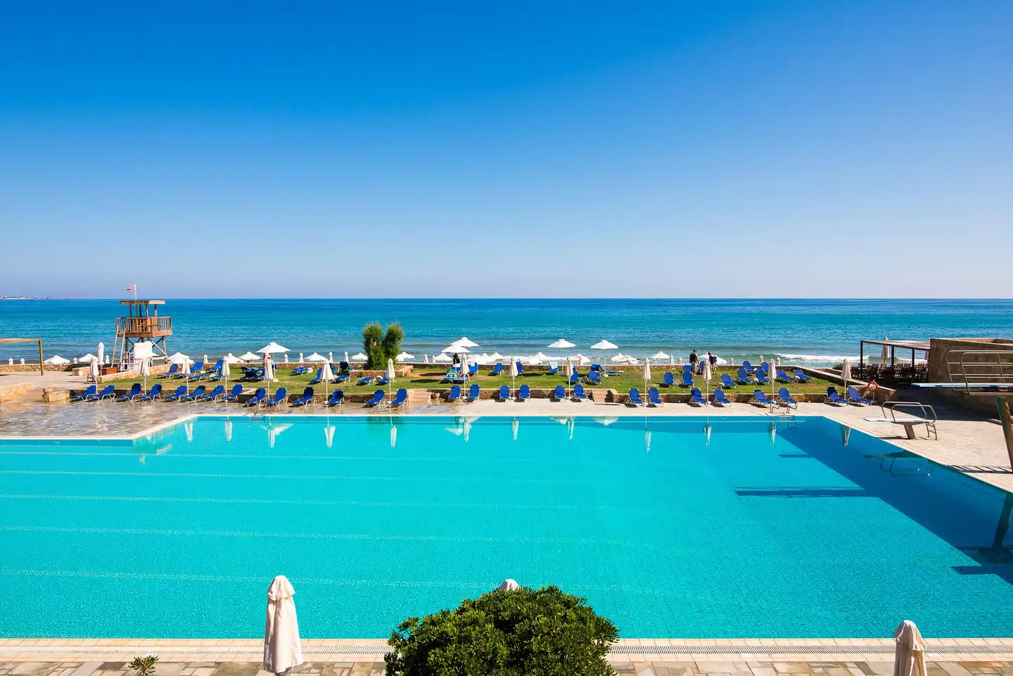 Kernos Beach Pool