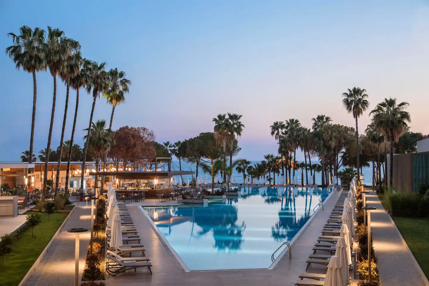 Acanthus & Cennet Barut Collection Pool