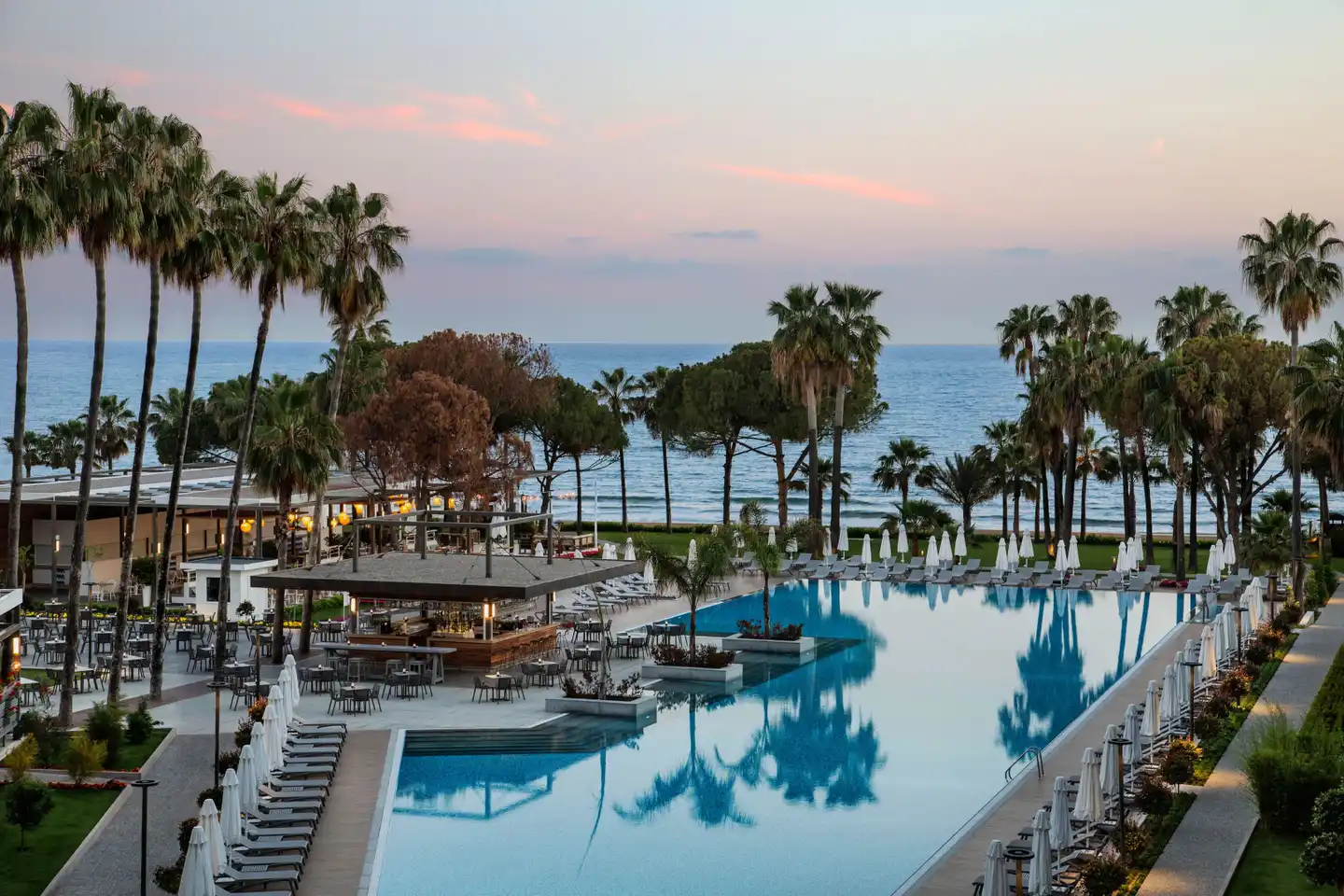 Acanthus & Cennet Barut Collection Pool
