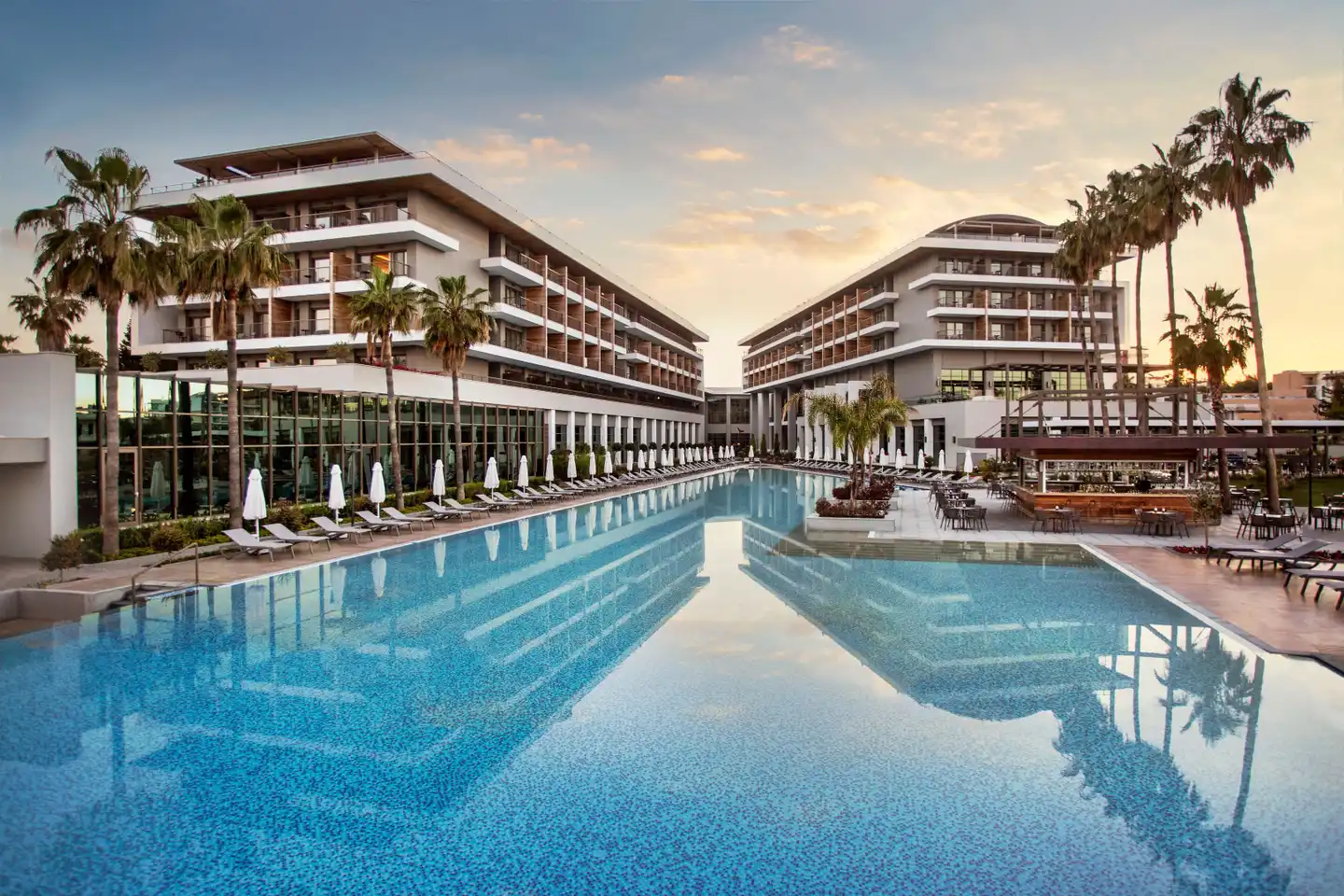 Acanthus & Cennet Barut Collection Aussenansicht