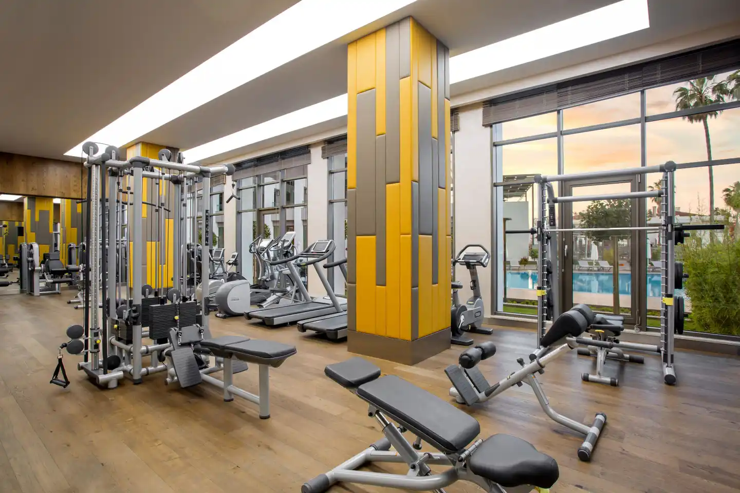 Acanthus & Cennet Barut Collection Sport und Entertainment