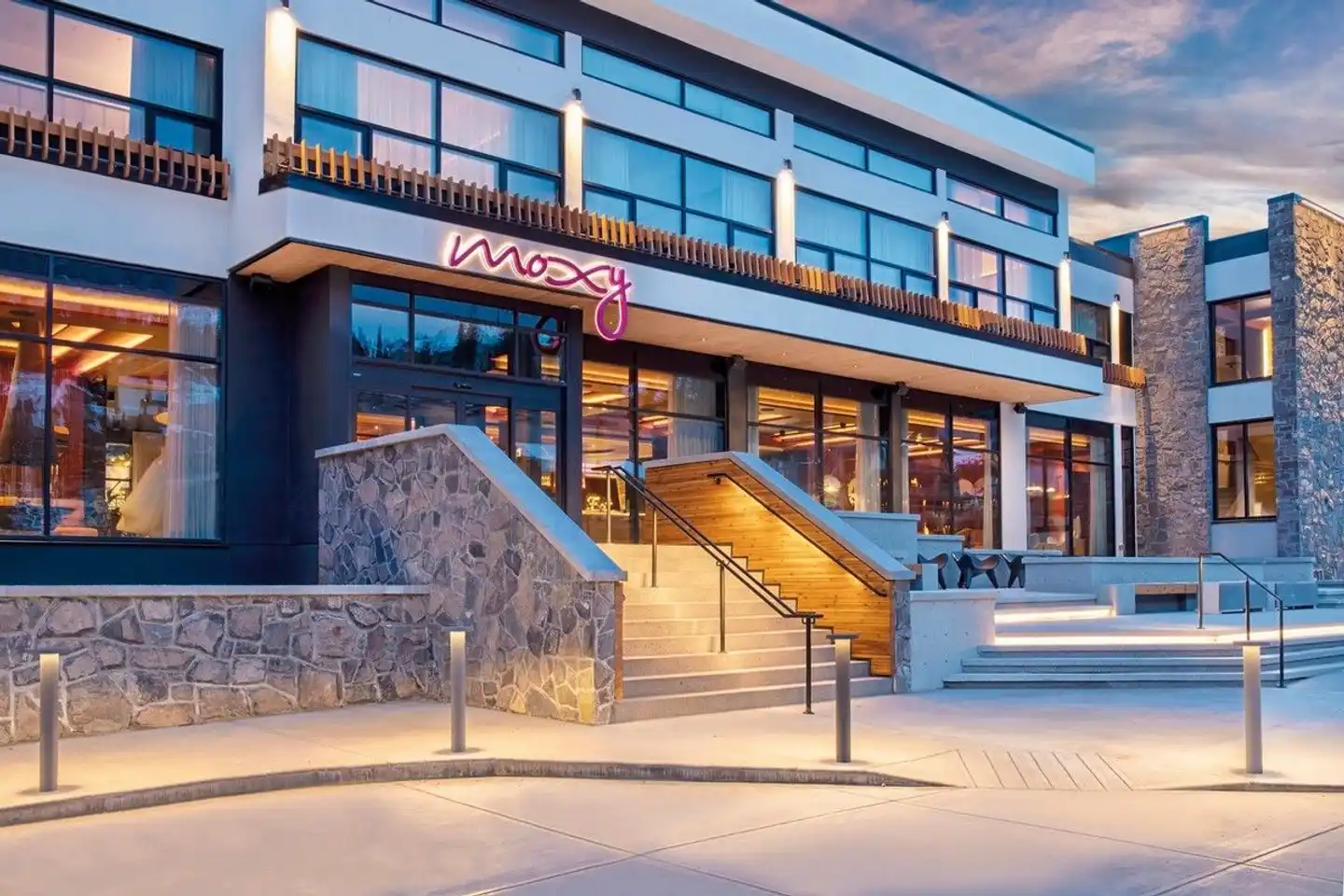 Moxy Banff Sport und Entertainment