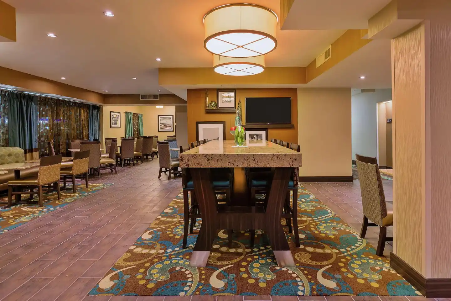 Spark by Hilton Bakersfield Central Lobby