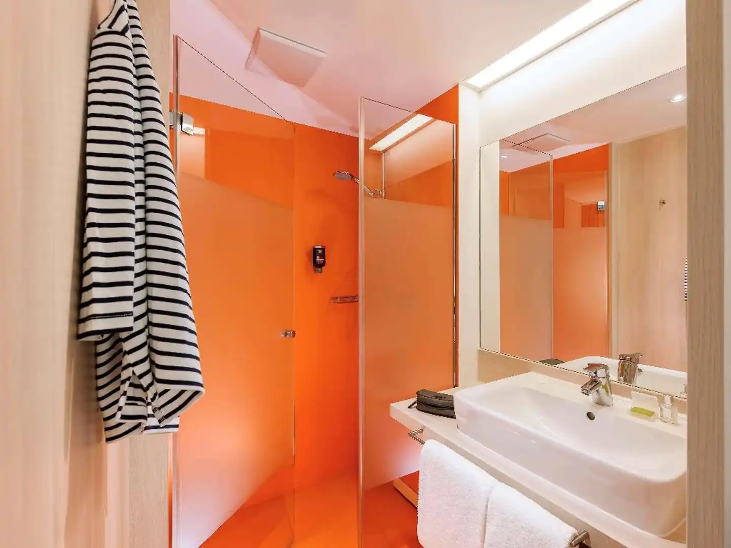 B&B HOTEL Aalen Badezimmer