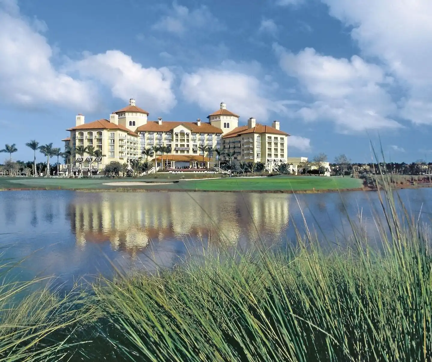 The Ritz-Carlton Naples, Tiburón Aussenansicht