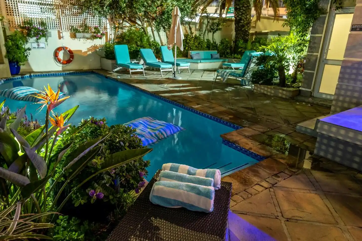 Three Cities Bantry Bay Suite Hotel Pool