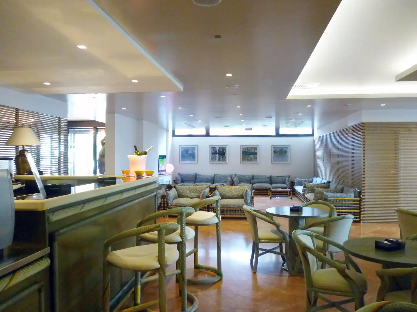 Marina Uno Bar