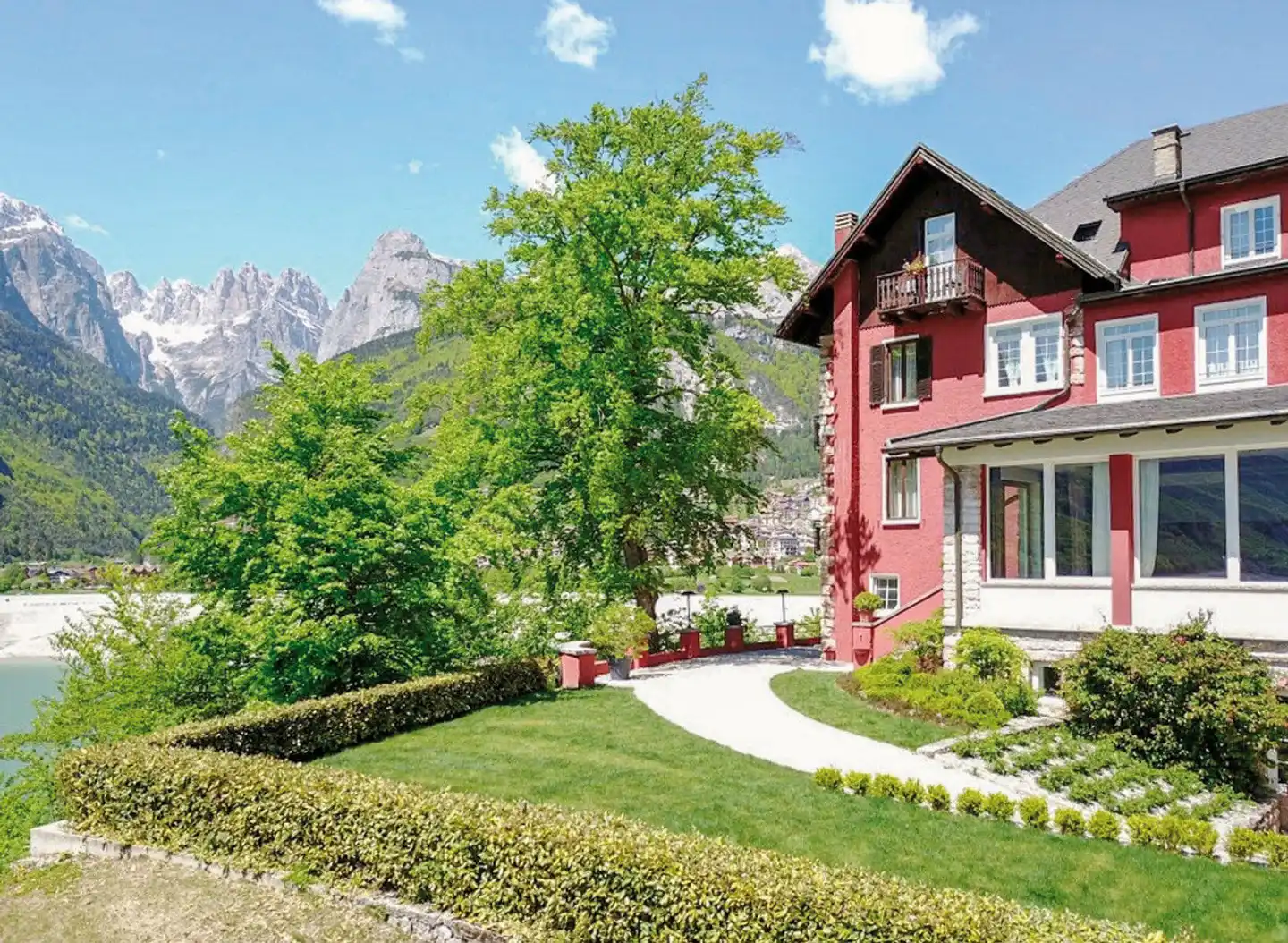 Grand Hotel Molveno Aussenansicht