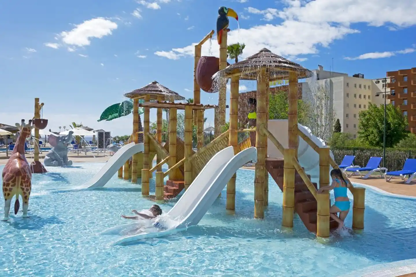 HSM Canarios Park Pool