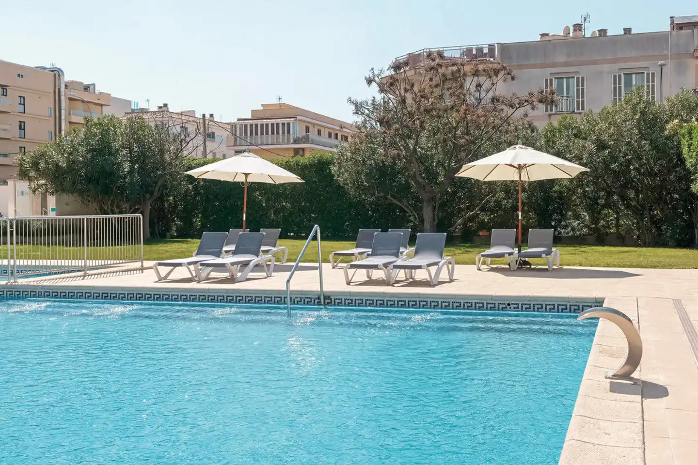 Alua Leo Pool