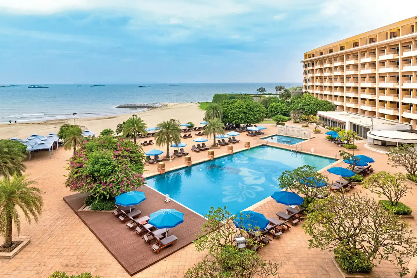 Dusit Thani Pattaya Pool