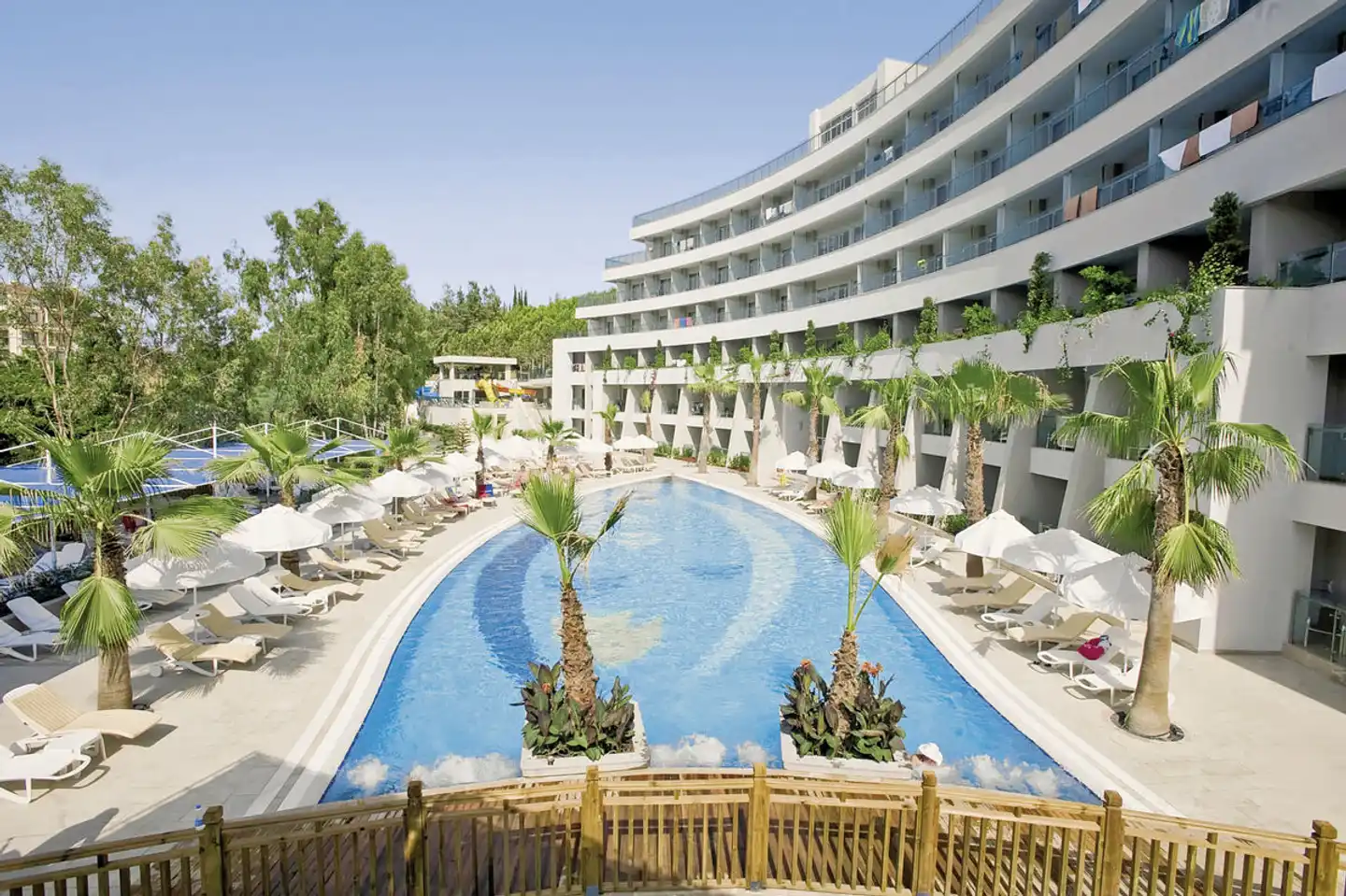 Sunrise Queen Luxury Resort & Spa Pool