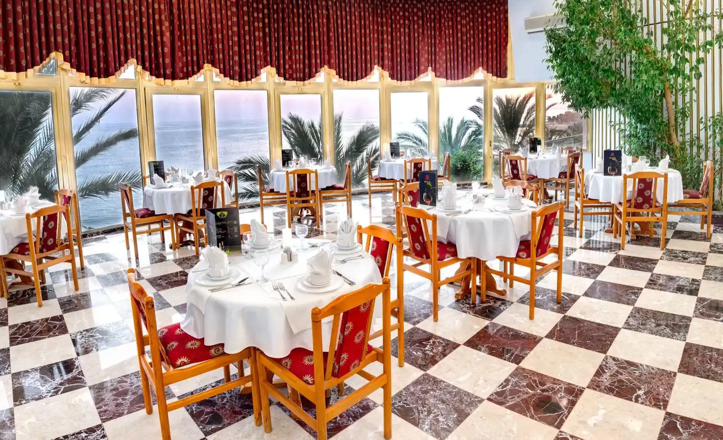 Rubi Hotel Restaurant