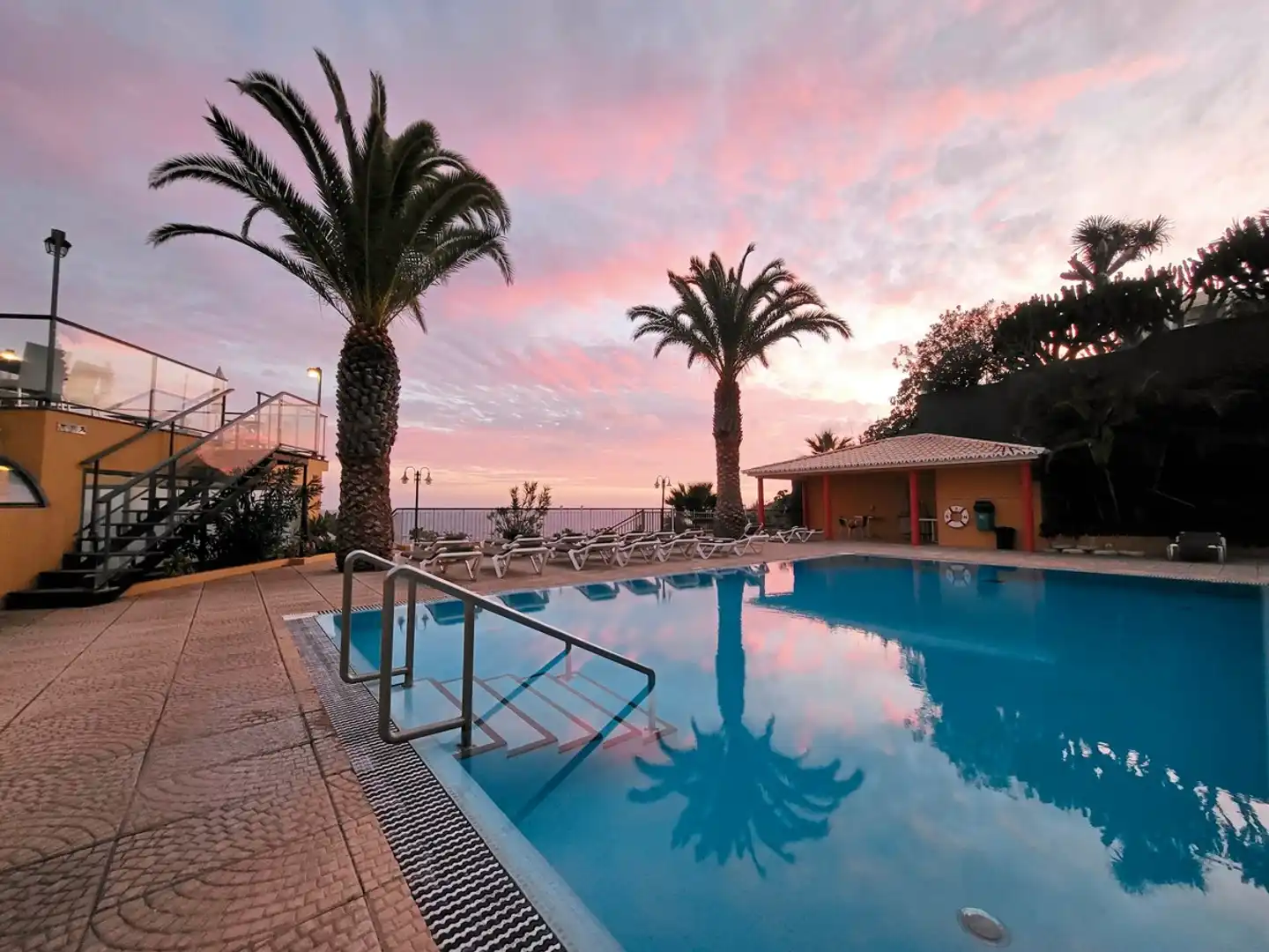 Cais da Oliveira Pool