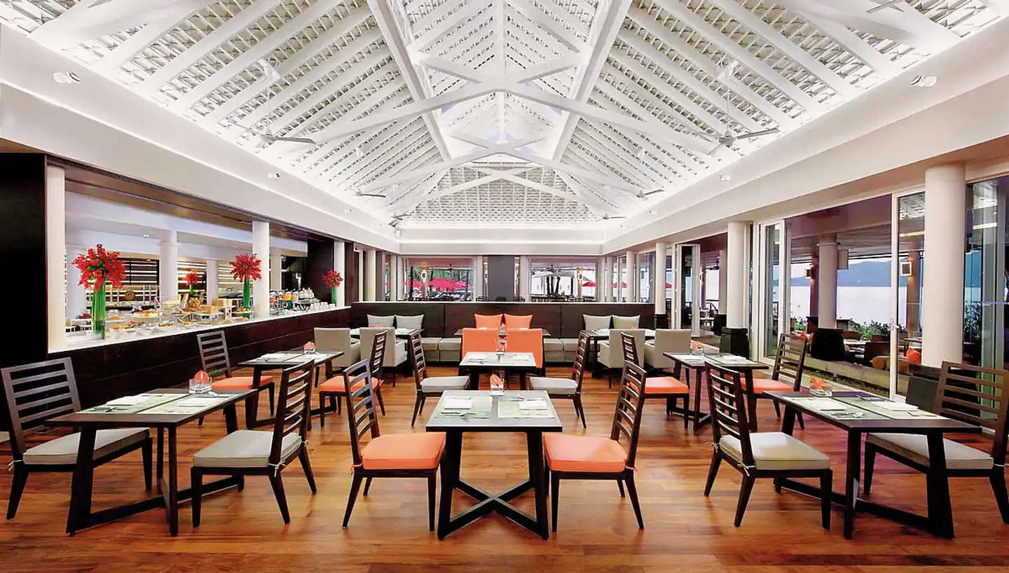 Amari Phuket Bar
