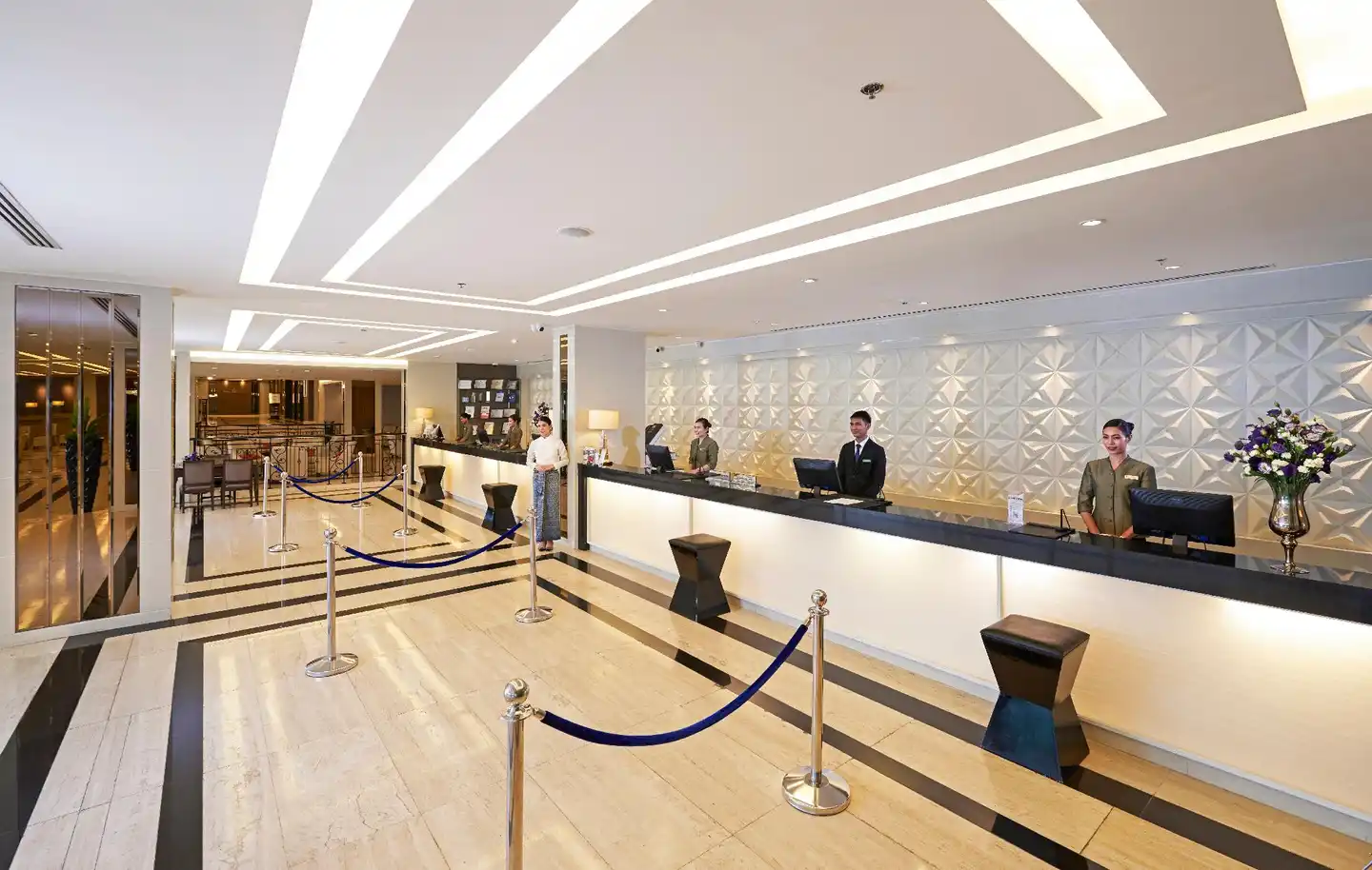 Mandarin Hotel Managed by Centre Point Bar